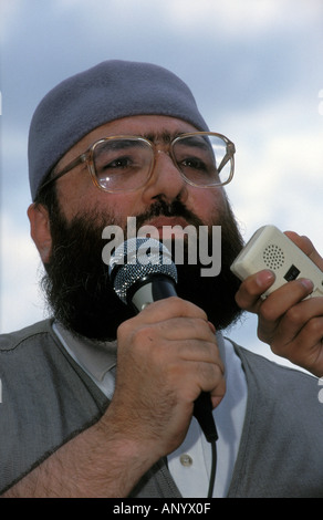 Lo sceicco Omar Bakri Muhammad aka Tottenham Ayatollah, Amir di Muhajiroun, Trafalgar Square, Londra, Regno Unito. Luglio 1999. Foto Stock