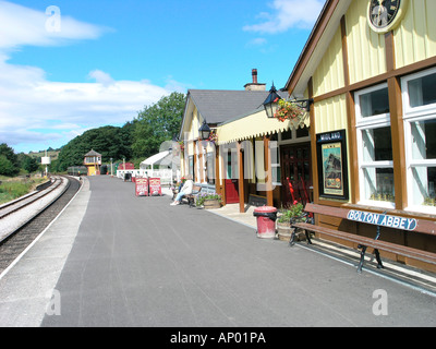 Bolton Abbey Station e piattaforma Foto Stock