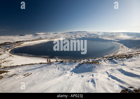 In inverno la Godivelle Lake (Puy de Dôme - Francia). Lac d'En-Haut à la Godivelle (63850) en hiver (Puy de Dôme - Francia). Foto Stock