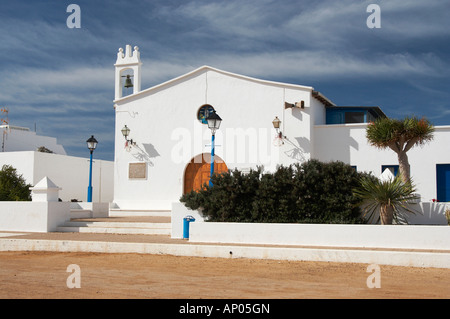 Chiesa in Caleta del Sebo su La Graciosa nelle isole Canarie. Foto Stock