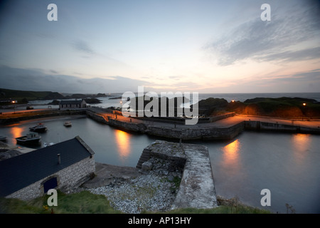 Ballintoy porto vicino la Giant's Causeway e white park bay Co Antrim Irlanda del Nord Foto Stock