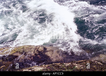 Acqua di sale di marea a rapids Skookumchuck si restringe parco provinciale Foto Stock