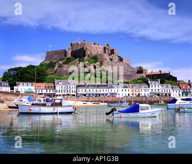 GB - JERSEY: Castello di Mont Orgueil e porto Gorey Foto Stock