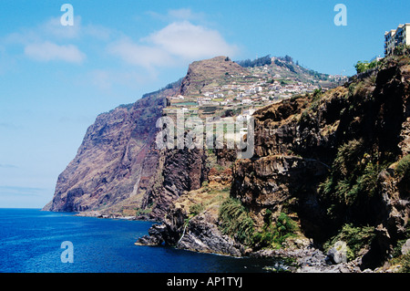 Vista di scogliere, il mare e le sue coste, Cabo Girao, di Madera Foto Stock