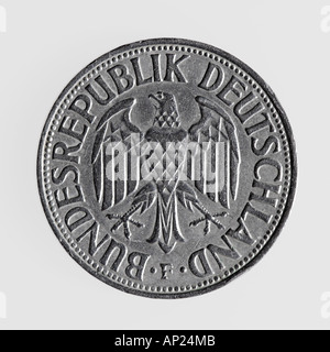 Singola moneta tedesca, uno deutsch marchio contro uno sfondo bianco, marco tedesco, Deutsche Mark, ex valuta tedesca, denaro Foto Stock