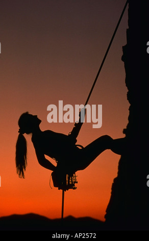 Rapelling in grandi pioppi neri americani Canyon Wasatch Mountains dello Utah Foto Stock