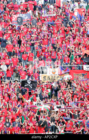 Stand affollato con CA Osasuna fan. Foto Stock