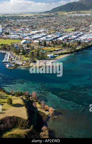 Il Lago Taupo Taupo e Fiume Waikato Isola del nord della Nuova Zelanda antenna Foto Stock