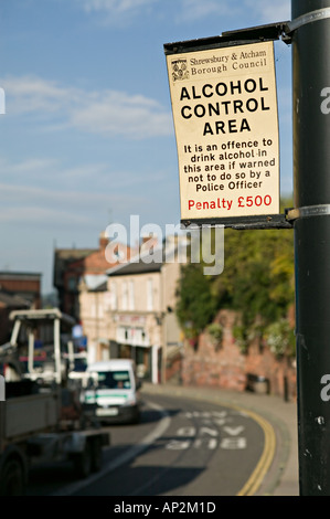 Segnale di avvertimento per l'alcol area di controllo Shrewsbury Shropshire England Regno Unito Foto Stock