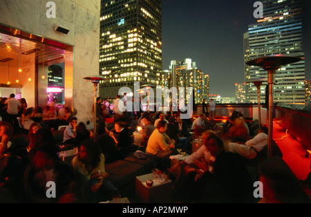 Il bar sul tetto, Hotel lo Standard, del centro cittadino di L.A., Los Angeles, California, Stati Uniti d'America Foto Stock