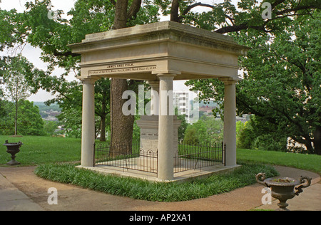 Tomba di James Knox Polk undicesimo presidente degli Stati Uniti per i motivi del Campidoglio di Nashville Tennessee Foto Stock
