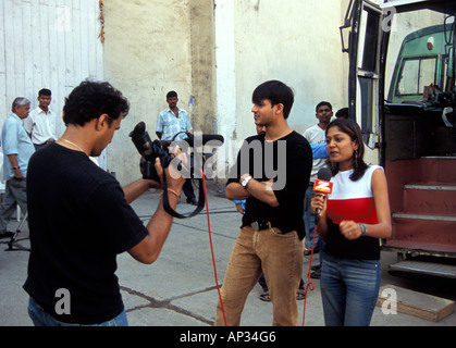 Vivek Oberoi intervistata durante una pausa nelle riprese per 'Masti, Mumbai, India del Sud Foto Stock