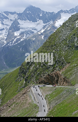 Tour in moto in giugno su valichi alpini, border pass a Passo Rombo tra Austria e Italia Foto Stock