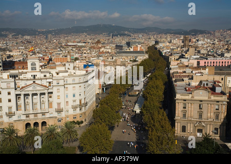 La Rambla, bird eye view dalla Monument a Colom, Les Rambles, Ciutat Vella, Barcelona, Spagna Foto Stock