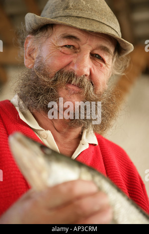 L'uomo la vendita del pesce e dei panini, Diessen, Ammersee, Baviera, Germania Foto Stock