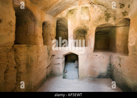 Loculi, nelle tombe dei re vicino a Paphos, nella costa occidentale di Cipro Foto Stock