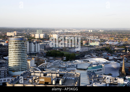 Birmingham City skyline che mostra Rotunda e Eastside Foto Stock