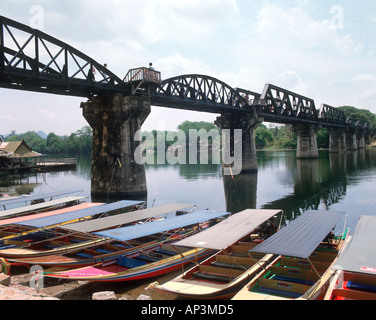 Ponte sul Fiume Kwai, Kanchanaburi, vicino a Bangkok, in Thailandia Foto Stock