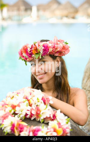 Ragazza di Tahiti, Moorea, Isole della Società, Polinesia francese, South Pacific. (MR) Foto Stock