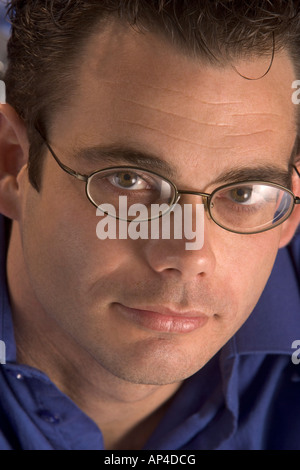 Ritratto di un 20 qualcosa di uomo Foto Stock