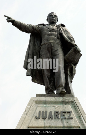 Statua di Benito Juarez (1806-1872), solo il presidente messicano di nativi americani di origine indiana, Oaxaca, Messico Foto Stock