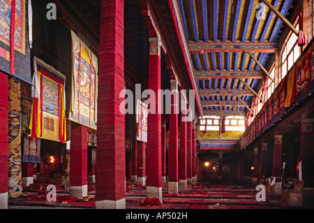 Il gruppo principale Hall presso il monastero di Drepung LHASA TIBETfounded nel 1416 da CHOJE JAMYANG TASHI PELDEN LHASA TIBET Foto Stock
