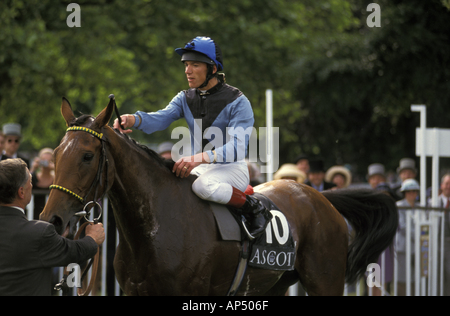 Inghilterra Berkshire Ascot Royal Ascot horse racing Frankie Dettori Foto Stock