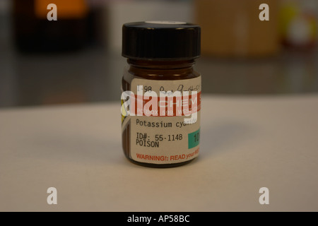 Il cianuro di potassio veleno Foto stock - Alamy