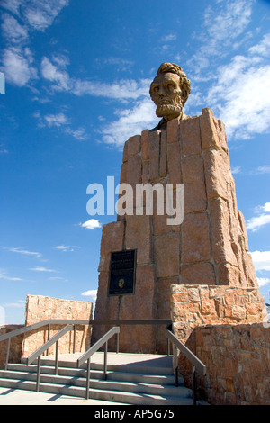 Il Lincoln Memorial Highway lungo i 80 nel Wyoming segno legge che è il primo cross country strada lastricata in USA Foto Stock