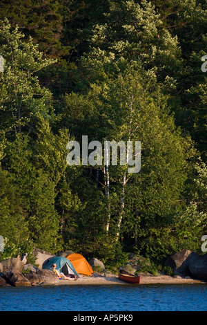 Camping sul lago Katahdin nel Maine settentrionale di foresta. Vicino a Baxter State Park. Foto Stock