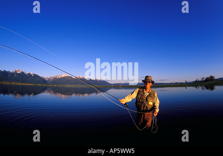 La pesca a mosca sul Ninepipes NWR nella Mission Valley di Montana (MR) Foto Stock