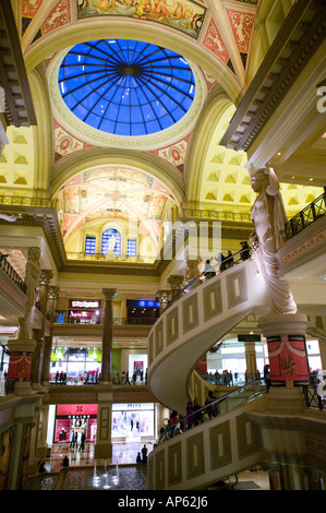 Stati Uniti d'America, Nevada, Las Vegas: Cesari Palace Casino, Forum Shops Mall (b.2004) Foto Stock