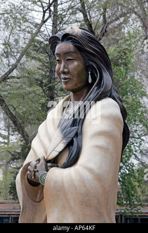 La scultura rappresenta Kateri Tekakwitha, 1656-1680, primo nativo americano a essere promosso una santa cattolica. Foto Stock