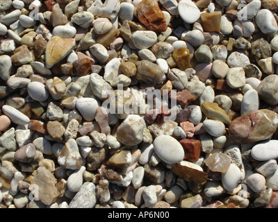 Rocce sulla spiaggia Meganisi nelle isole Ionie Grecia Foto Stock