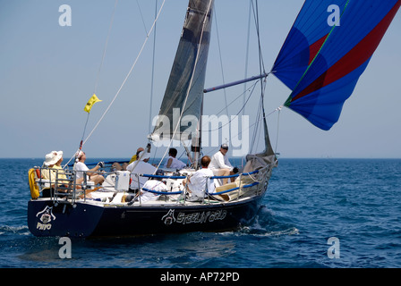 L'annuale gara di barche a vela tra Port Huron e Isola di Mackinaw richiede il lavoro di squadra Foto Stock