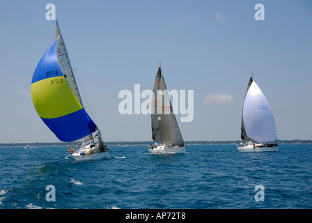 L'annuale gara di barche a vela tra Port Huron e l'isola di Mackinac richiede il lavoro di squadra Mackinaw Foto Stock