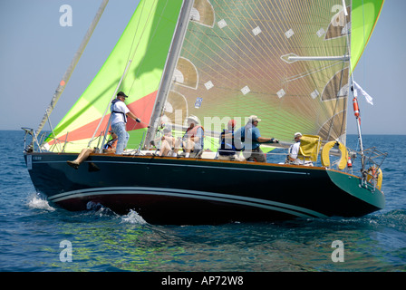 L'annuale gara di barche a vela tra Port Huron e l'isola di Mackinac Michigan richiede il lavoro di squadra Foto Stock