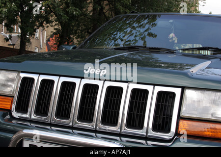 Parte anteriore di una jeep 4x4 a Londra Foto Stock