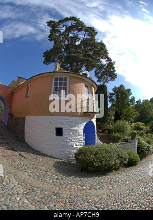 Numero sei casa rotonda nella serie televisiva il prigioniero impostata a Portmeirion Village Gwynedd, il Galles del Nord Foto Stock