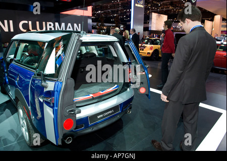 MINI Cooper S Clubman del 2008 a North American International Auto Show di Detroit Michigan STATI UNITI Foto Stock