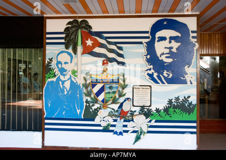 Grandi poster raffiguranti Che Guevara e Jose Marti, Varadero Foto Stock
