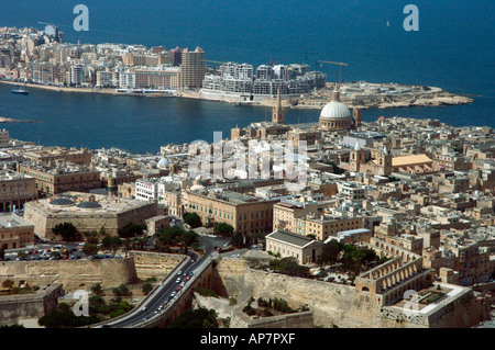 Vedute aeree del Grand Harbour e la città capitale di Valletta a Malta. Foto Stock