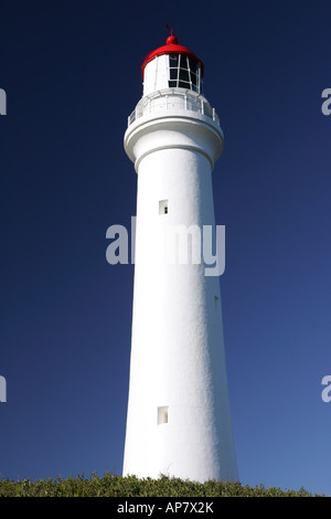 Split Point Lighthouse, originariamente chiamato nido delle aquile punto,1891, Ingresso Aireys, Naufragio Costa, Great Ocean Road, Victoria, Australia Foto Stock