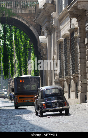 Roma Italia Via Giulia piuttosto street nella zona di Campo de Fiori area del Centro Storico Foto Stock