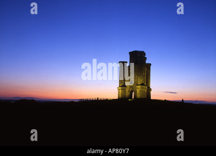 Paxton's Tower al crepuscolo notte vicino a Llanarthne Tywi Towy valley Carmarthenshire West Wales UK Foto Stock