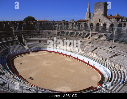 Les Arènes anfiteatro romano di Arles Provence Francia Foto Stock