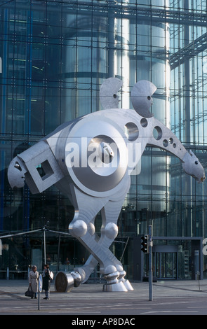 Scultura di cavallo da J. Goertz nella parte anteriore dei supporti di stampa Academy Heidelberger Druckmaschinen Baden-Wurttemberg Heidelberg Germania Foto Stock