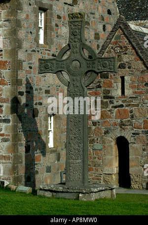 Celtic cross fuori Abbazia sull isola di Iona, Scotland, Regno Unito, Europa Foto Stock