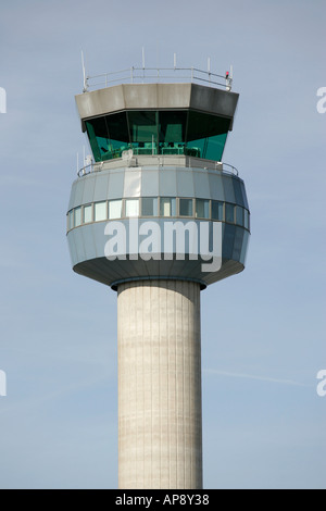 Aeromobile torre di controllo l'aeroporto di Nottingham East Midlands England Foto Stock