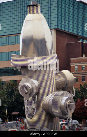 Sfatato Plug Plaza, idrante di fuoco scultura dell'artista Blue Sky a Taylor Street a Columbia nella Carolina del Sud, STATI UNITI D'AMERICA Foto Stock